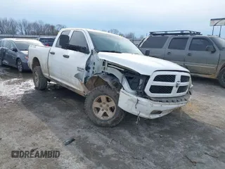 2016 Ram 1500 Express z VIN 1C6RR7FG5GS173304, wystawiony jako IAAI lot #41318818 z przebiegiem 137 587 mil mil oraz . Historia ofert i sprzedaży dostępna na DreamBid. Obrazek 1.