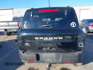 2021 Ford Bronco Sport Badlands z VIN 3FMCR9D92MRB30167, wystawiony jako IAAI lot #41313354 z przebiegiem 53 367 mil mil oraz . Historia ofert i sprzedaży dostępna na DreamBid. Obrazek 16.