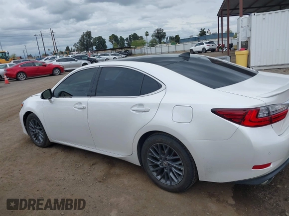 2018 Lexus ES with VIN 58ABK1GG6JU112716, listed as a IAAI auction lot 41915706 with 59,793 mi miles. Bid and sale history available at carsss.com. Image 14.
