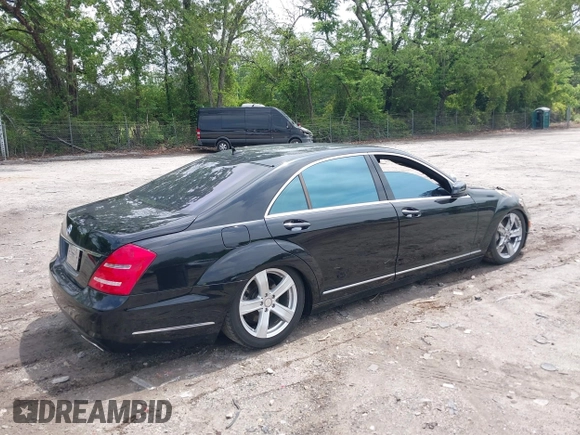 2012 Mercedes-Benz S 550 z VIN WDDNG7DB3CA429417, wystawiony jako IAAI lot #42125474 z przebiegiem Nie podano mil oraz . Historia ofert i sprzedaży dostępna na DreamBid. Obrazek 4.