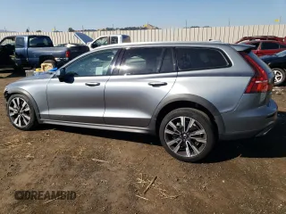 2020 Volvo V60 z VIN YV4102WK7L1038975, wystawiony jako Copart lot #65404633 z przebiegiem 27 633 mil mil oraz . Historia ofert i sprzedaży dostępna na DreamBid. Obrazek 2.