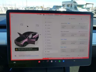 2025 Tesla Model Y Long Range z VIN 7SAYGDED0SF314885, wystawiony jako IAAI lot #41871384 z przebiegiem 1 795 mil mil oraz . Historia ofert i sprzedaży dostępna na DreamBid. Obrazek 7.