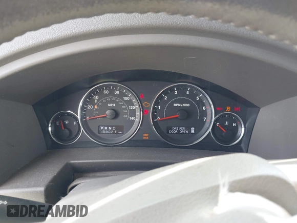 2008 Jeep Commander Sport z VIN 1J8HG48K58C218806, wystawiony jako IAAI lot #41908866 z przebiegiem 188 021 mil mil oraz . Historia ofert i sprzedaży dostępna na DreamBid. Obrazek 7.