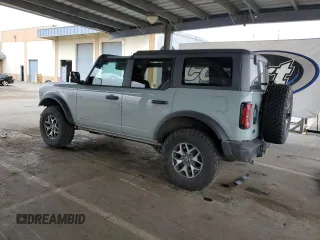 2024 Ford Bronco Badlands z VIN 1FMEE9BP5RLA42032, wystawiony jako Copart lot #60283315 z przebiegiem 4 081 mil mil oraz Szkoda całkowita • Salvage title. Historia ofert i sprzedaży dostępna na DreamBid. Obrazek 2.