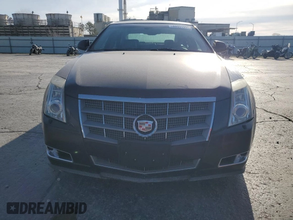 2009 Cadillac CTS AWD z VIN 1G6DS57V390110289, wystawiony jako Copart lot #49331995 z przebiegiem 146 254 mil mil oraz Szkoda całkowita • Salvage title. Historia ofert i sprzedaży dostępna na DreamBid. Obrazek 5.