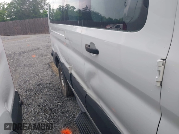 2019 Ford Transit Passenger XL z VIN 1FBZX2ZM8KKA34929, wystawiony jako IAAI lot #42263522 z przebiegiem 376 862 mil mil oraz . Historia ofert i sprzedaży dostępna na DreamBid. Obrazek 6.