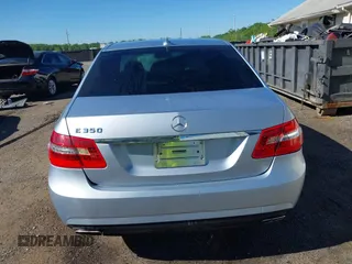 2013 Mercedes-Benz E 350 Luxury z VIN WDDHF5KB8DA670978, wystawiony jako IAAI lot #42176274 z przebiegiem 156 039 mil mil oraz . Historia ofert i sprzedaży dostępna na DreamBid. Obrazek 16.