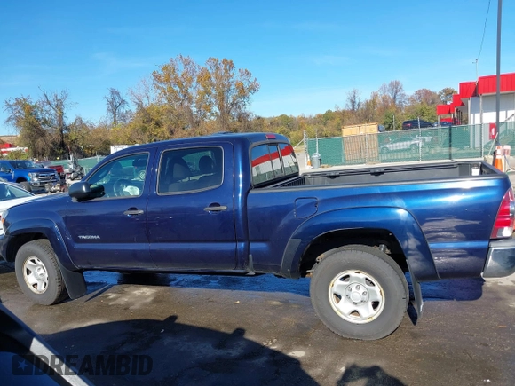 2013 Toyota Tacoma with VIN 3TMMU4FN4DM052928, listed as a IAAI auction lot 40846879 with 113,928 mi miles. Bid and sale history available at carsss.com. Image 14.