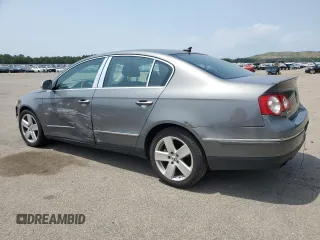 2008 Volkswagen Passat Komfort с VIN WVWAK73C68P082414, выставлен на аукционе Copart как лот 61903505 с пробегом 118 352 миль миль и Списание • Salvage title. История ставок и продаж доступна на DreamBid. Изображение 2.