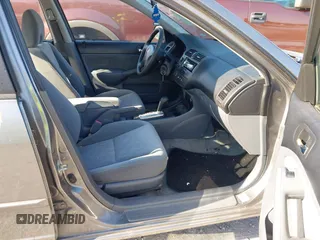 2004 Honda Civic LX z VIN 2HGES16684H502937, wystawiony jako IAAI lot #42293874 z przebiegiem 106 898 mil mil oraz . Historia ofert i sprzedaży dostępna na DreamBid. Obrazek 5.