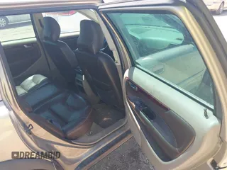2004 Volvo V70 XC Cross Country with VIN YV1SZ59H441163300, listed as a IAAI auction lot 42606073 with 193,098 mi miles and . Bid and sale history available at DreamBid. Image 8.