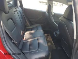 2018 Tesla Model 3 Long Range Battery z VIN 5YJ3E1EB0JF065688, wystawiony jako Copart lot #58981775 z przebiegiem 75 146 mil mil oraz Szkoda całkowita • Salvage title. Historia ofert i sprzedaży dostępna na DreamBid. Obrazek 10.