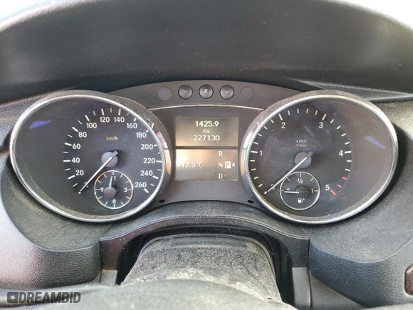2009 Mercedes-Benz R-Class 3.0L BlueTEC with VIN 4JGCB25E69A093861, listed as a Copart auction lot 71836314 with 227,130 mi miles and Clean Title. Bid and sale history available at carsss.com. Image 9.