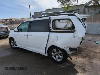 2018 Toyota Sienna LE Auto Access Seat with VIN 5TDKZ3DC8JS914225, listed as a Copart auction lot 60652575 with 66,303 mi miles and Salvage title. Bid and sale history available at DreamBid. Image 2.