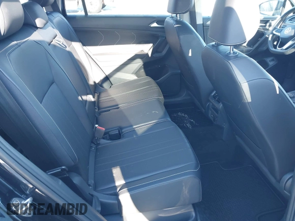 2022 Volkswagen Tiguan SE z VIN 3VV2B7AX4NM036657, wystawiony jako IAAI lot #41591503 z przebiegiem 45 416 mil mil oraz . Historia ofert i sprzedaży dostępna na DreamBid. Obrazek 8.