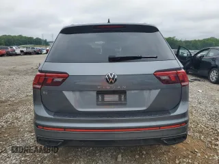 2024 Volkswagen Tiguan SE R-Line Black z VIN 3VVCB7AX0RM109453, wystawiony jako Copart lot #55973745 z przebiegiem 9 620 mil mil oraz Czysty tytuł • Clean title. Historia ofert i sprzedaży dostępna na DreamBid. Obrazek 6.