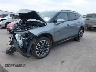 2025 Chevrolet Blazer RS с VIN 3GNKBKRS3SS124978, выставлен на аукционе IAAI как лот 41679182 с пробегом 3 532 миль миль и . История ставок и продаж доступна на DreamBid. Изображение 23.