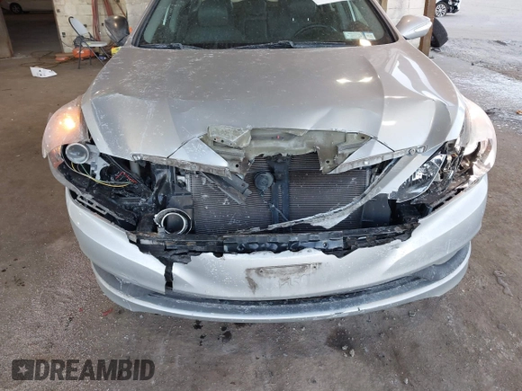2014 Hyundai Sonata SE with VIN 5NPEC4AC2EH938525, listed as a IAAI auction lot 41117231 with 85,414 mi miles and . Bid and sale history available at DreamBid. Image 6.