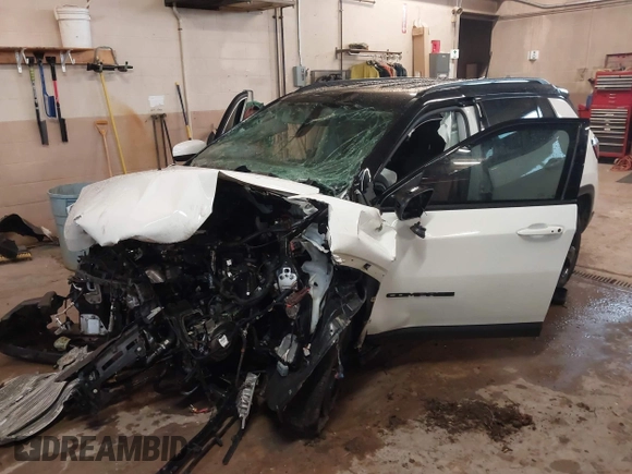 2021 Jeep Compass Latitude z VIN 3C4NJDBB8MT530881, wystawiony jako IAAI lot #42159145 z przebiegiem Nie podano mil oraz . Historia ofert i sprzedaży dostępna na DreamBid. Obrazek 16.