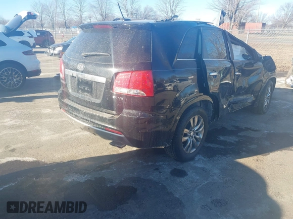 2013 Kia Sorento SX with VIN 5XYKWDA28DG367307, listed as a IAAI auction lot 41437488 with 120,822 mi miles and . Bid and sale history available at DreamBid. Image 4.