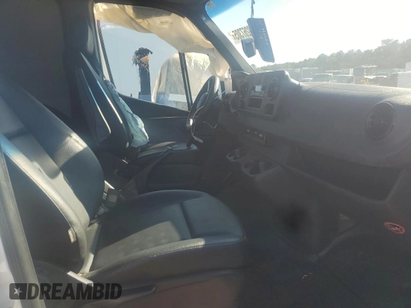 2022 Mercedes-Benz Sprinter with VIN W1Y4EDHY9NT107571, listed as a Copart auction lot 49267305 with 40,059 mi miles and Salvage Title. Bid and sale history available at DreamBid. Image 7.