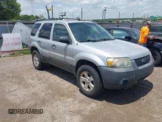 2006 Ford Escape XLT z VIN 1FMYU93126KC65933, wystawiony jako IAAI lot #42599214 z przebiegiem 120 415 mil mil oraz . Historia ofert i sprzedaży dostępna na DreamBid. Obrazek 1.