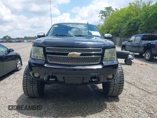 2007 Chevrolet Tahoe LT z VIN 1GNFK13067R331734, wystawiony jako IAAI lot #42372797 z przebiegiem 173 150 mil mil oraz . Historia ofert i sprzedaży dostępna na DreamBid. Obrazek 12.