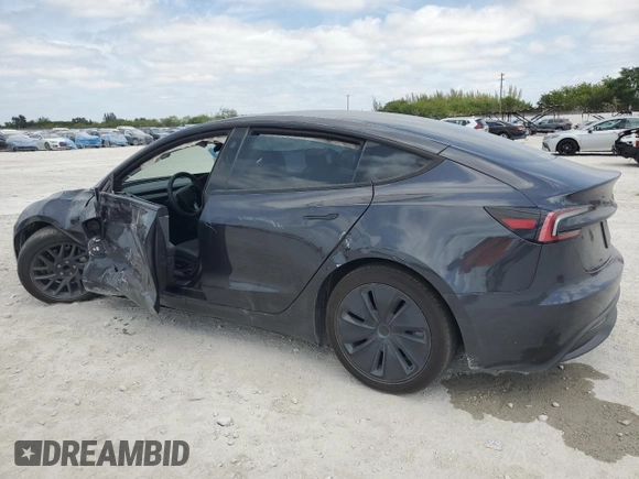 2024 Tesla Model 3 z VIN 5YJ3E1EA8RF749228, wystawiony jako Copart lot #54073925 z przebiegiem 5 369 mil mil oraz Szkoda całkowita • Salvage title. Historia ofert i sprzedaży dostępna na DreamBid. Obrazek 2.