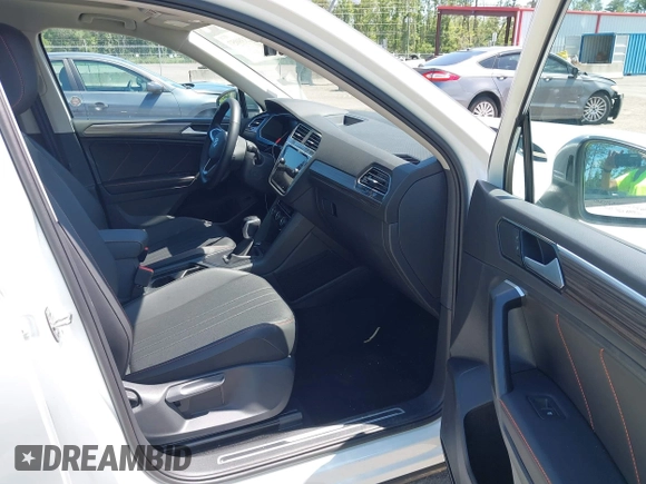 2024 Volkswagen Tiguan with VIN 3VVTB7AX9RM217926, listed as a IAAI auction lot 42339057 with 8,233 mi miles and . Bid and sale history available at DreamBid. Image 5.
