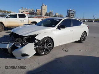 2019 Nissan Altima SR with VIN 1N4AL4CV0KC245074, listed as a Copart auction lot 49222565 with 112,769 mi miles and Clean Title. Bid and sale history available at carsss.com. Image 1.