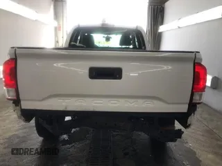 2017 Toyota Tacoma SR z VIN 5TFRX5GN4HX081282, wystawiony jako IAAI lot #42434418 z przebiegiem 184 905 mil mil oraz . Historia ofert i sprzedaży dostępna na DreamBid. Obrazek 6.