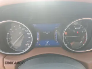 2020 Maserati Levante z VIN ZN661XUA7LX351405, wystawiony jako Copart lot #55333185 z przebiegiem 16 618 mil mil oraz Tytuł czysty. Historia ofert i sprzedaży dostępna na DreamBid. Obrazek 9.