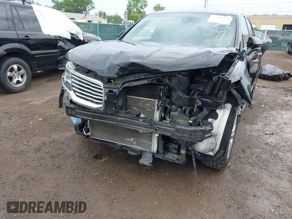 2018 Lincoln MKX Premiere z VIN 2LMPJ8JR0JBL20443, wystawiony jako IAAI lot #42300284 z przebiegiem 71 186 mil mil oraz . Historia ofert i sprzedaży dostępna na DreamBid. Obrazek 6.