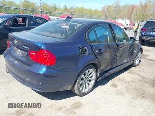 2011 BMW 3 Series 328i xDrive with VIN WBAPK5G5XBNN79573, listed as a IAAI auction lot 42130812 with 88,206 mi miles. Bid and sale history available at carsss.com. Image 4.