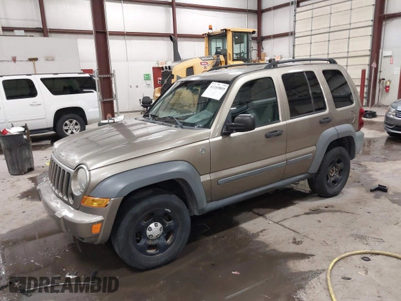 2005 Jeep Liberty Sport with VIN 1J4GL48K15W593739, listed as a IAAI auction lot 41169805 with 200,482 mi miles. Bid and sale history available at carsss.com. Image 17.
