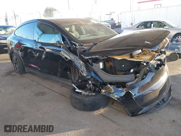 2022 Tesla Model X Plaid z VIN 7SAXCBE60NF351288, wystawiony jako IAAI lot #40847518 z przebiegiem 28 149 mil mil oraz . Historia ofert i sprzedaży dostępna na DreamBid. Obrazek 1.