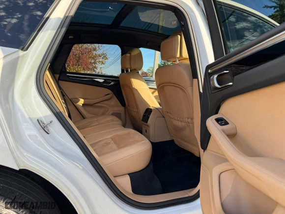 2017 Porsche Macan with VIN WP1AA2A54HLB83757, listed as a Copart auction lot 79123034 with NaN miles and Clean Title. Bid and sale history available at carsss.com. Image 6.