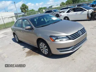 2015 Volkswagen Passat Wolfsburg Edition с VIN 1VWAT7A3XFC050826, выставлен на аукционе IAAI как лот 42499844 с пробегом 113 953 миль миль и . История ставок и продаж доступна на DreamBid. Изображение 1.