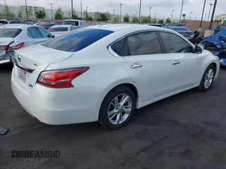 2014 Nissan Altima 2.5 S with VIN 1N4AL3AP4EN256344, listed as a IAAI auction lot 42028953 with 111,984 mi miles. Bid and sale history available at carsss.com. Image 4.