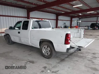 2005 Chevrolet Silverado 1500 LS with VIN 2GCEC19T051227099, listed as a IAAI auction lot 41489414 with 187,224 mi miles and . Bid and sale history available at DreamBid. Image 3.