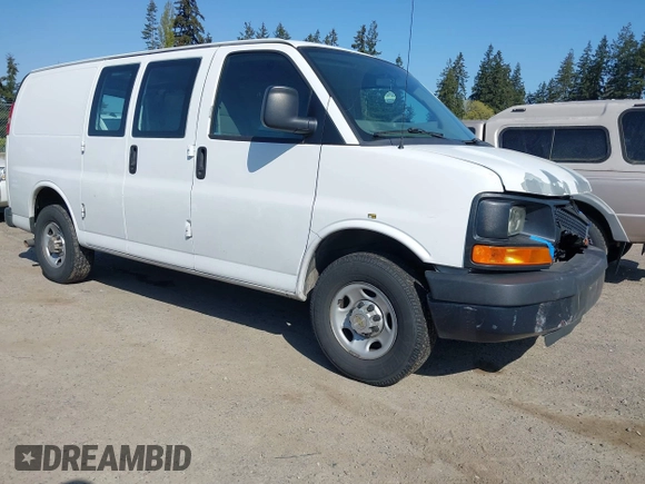 2012 Chevrolet Express Cargo Van with VIN 1GCWGFCB0C1117727, listed as a IAAI auction lot 42105038 with 204,472 mi miles. Bid and sale history available at carsss.com. Image 1.