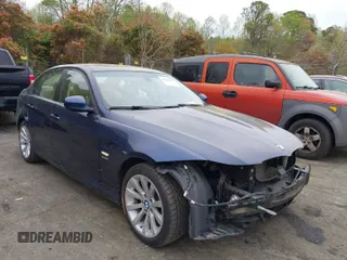 2011 BMW 3 Series 328i xDrive with VIN WBAPK5C50BA658103, listed as a IAAI auction lot 41948893 with 122,283 mi miles. Bid and sale history available at carsss.com. Image 1.