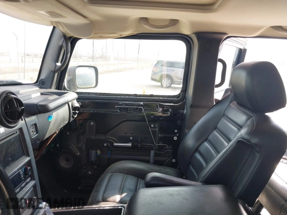 2006 Hummer H2 with VIN 5GRGN23U66H120601, listed as a IAAI auction lot 41524634 with 155,003 mi miles. Bid and sale history available at carsss.com. Image 5.