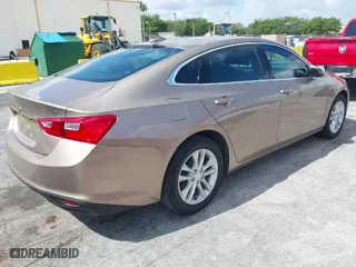 2018 Chevrolet Malibu LT with VIN 1G1ZD5ST1JF208525, listed as a IAAI auction lot 42055307 with 109,147 mi miles. Bid and sale history available at carsss.com. Image 4.