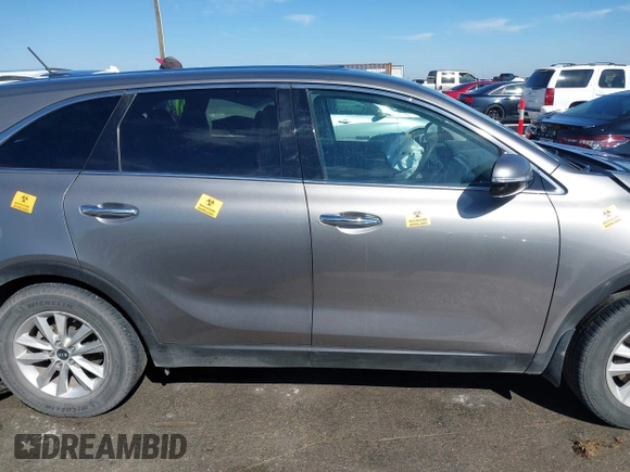 2019 Kia Sorento LX with VIN 5XYPG4A38KG544480, listed as a IAAI auction lot 41652573 with 94,434 mi miles. Bid and sale history available at carsss.com. Image 14.