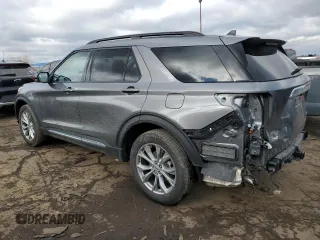 2024 Ford Explorer XLT with VIN 1FMSK8DH0RGA16880, listed as a Copart auction lot 43698245 with 5,783 mi miles and Clean Title. Bid and sale history available at carsss.com. Image 2.