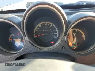 2010 Dodge Nitro SXT z VIN 1D4PT5GK5AW106990, wystawiony jako Copart lot #88719415 z przebiegiem 193 019 mil mil oraz Szkoda całkowita • Salvage title. Historia ofert i sprzedaży dostępna na DreamBid. Obrazek 9.