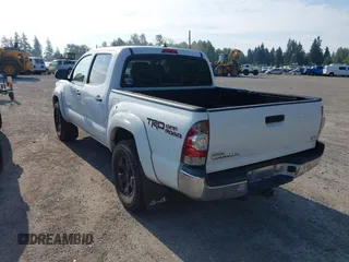 2015 Toyota Tacoma with VIN 3TMLU4EN5FM182720, listed as a IAAI auction lot 42555728 with 183,081 mi miles and . Bid and sale history available at DreamBid. Image 3.