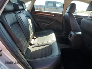 2013 Volkswagen Passat SEL Premium z VIN 1VWCP7A32DC070188, wystawiony jako Copart lot #52161325 z przebiegiem 175 368 mil mil oraz Szkoda całkowita • Salvage title. Historia ofert i sprzedaży dostępna na DreamBid. Obrazek 10.