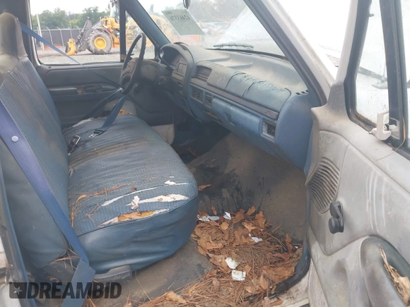 1996 Ford F-250 с VIN 2FTHF25H8TCA53537, выставлен на аукционе IAAI как лот 42463376 с пробегом Не указан миль и . История ставок и продаж доступна на DreamBid. Изображение 5.